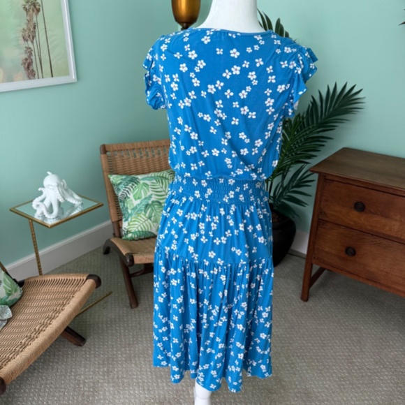 Draper James Faith Dress in Ditsy Daisy - Blue Aster Size Small - Picture 3 of 10